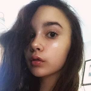 Meet your Posher, Cecilia